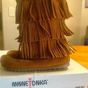Minnetonka fringed 3 layer boots little girls size 10